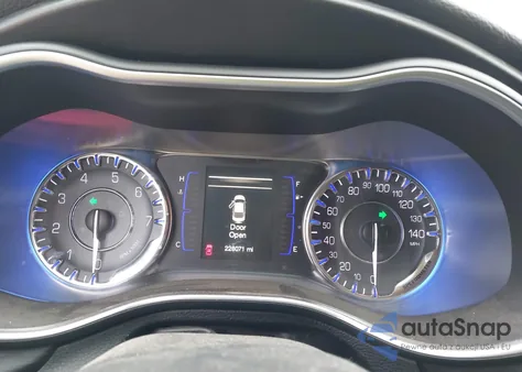 2015 Chrysler 200 Limited из США, поврежденный, VIN 1C3CCCABXFN598748